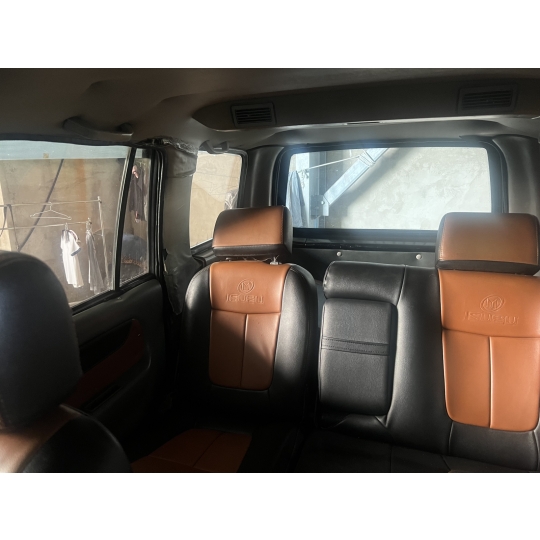 Isuzu hilander